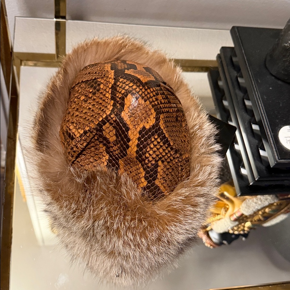 Brown snakeskin with fur trim hat - Picture 4 of 6